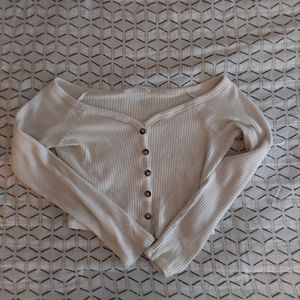 Long-sleeved crop top